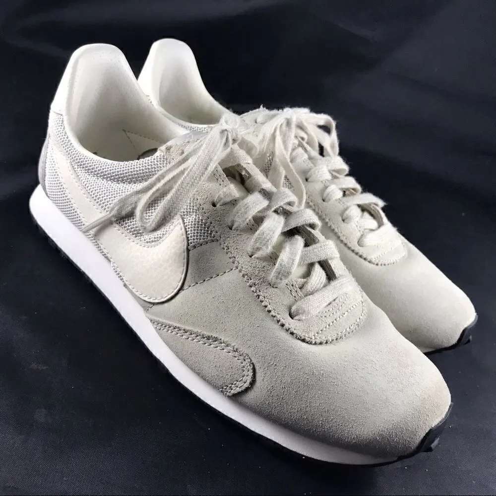 Nike Pre Montreal Racer trainer Stone color